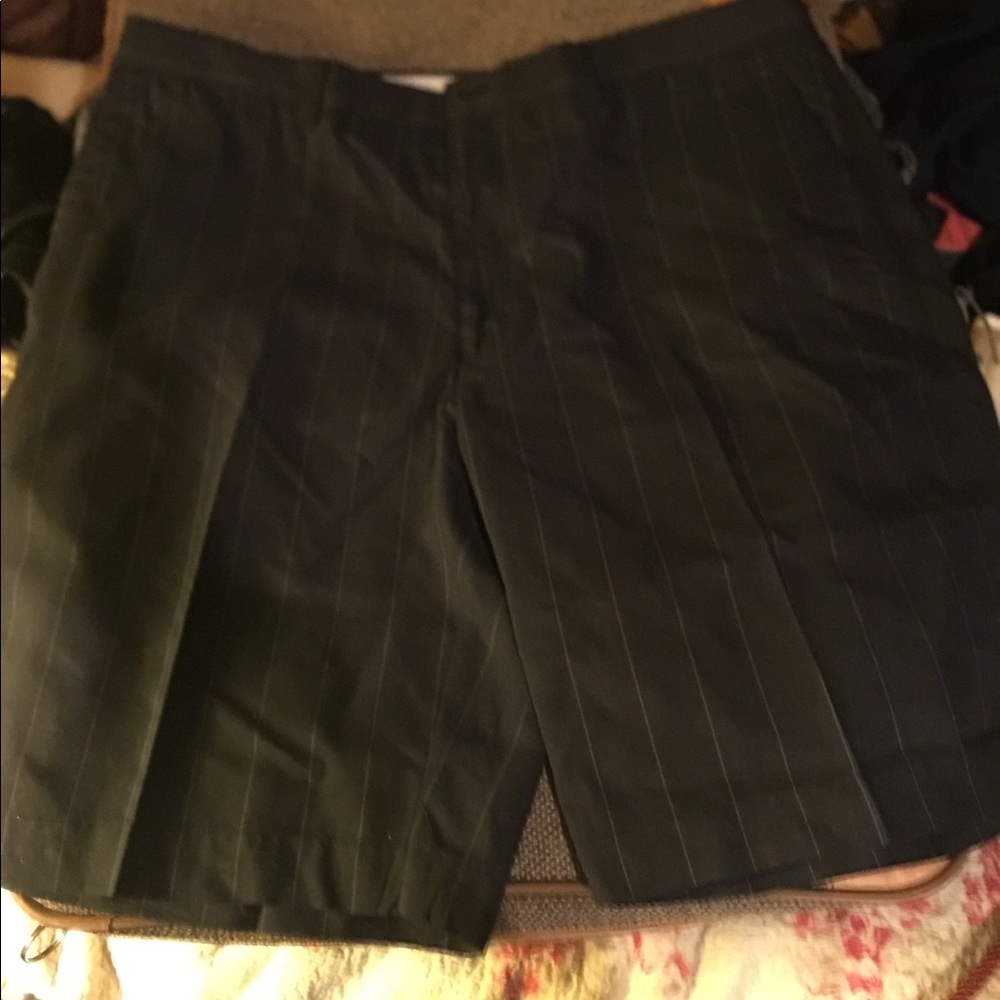 38 Callaway Golf Shorts black pin strip like new